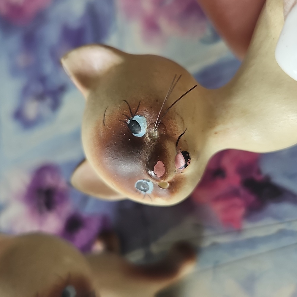 Norcrest Siamese Kitten Figurines - Picture 5 of 9